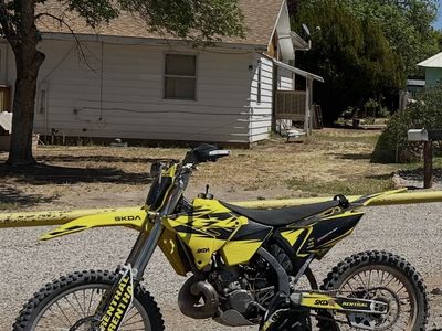2001 Suzuki RM250 Dirt Bike - 2-Stroke