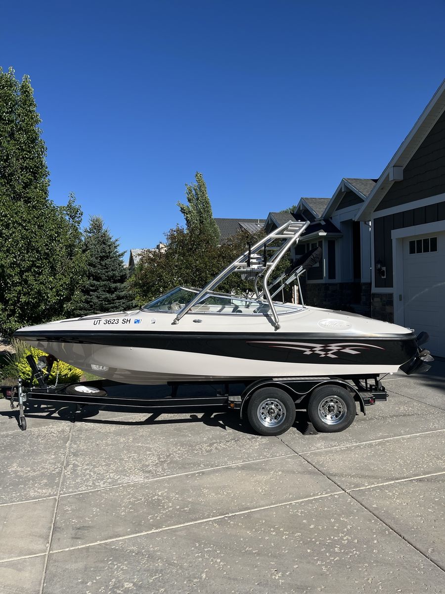 Milan Bowrider Boat 210 DX