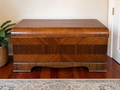 Vintage Cedar-Lined Hope Chest – Beautiful Statement Piece