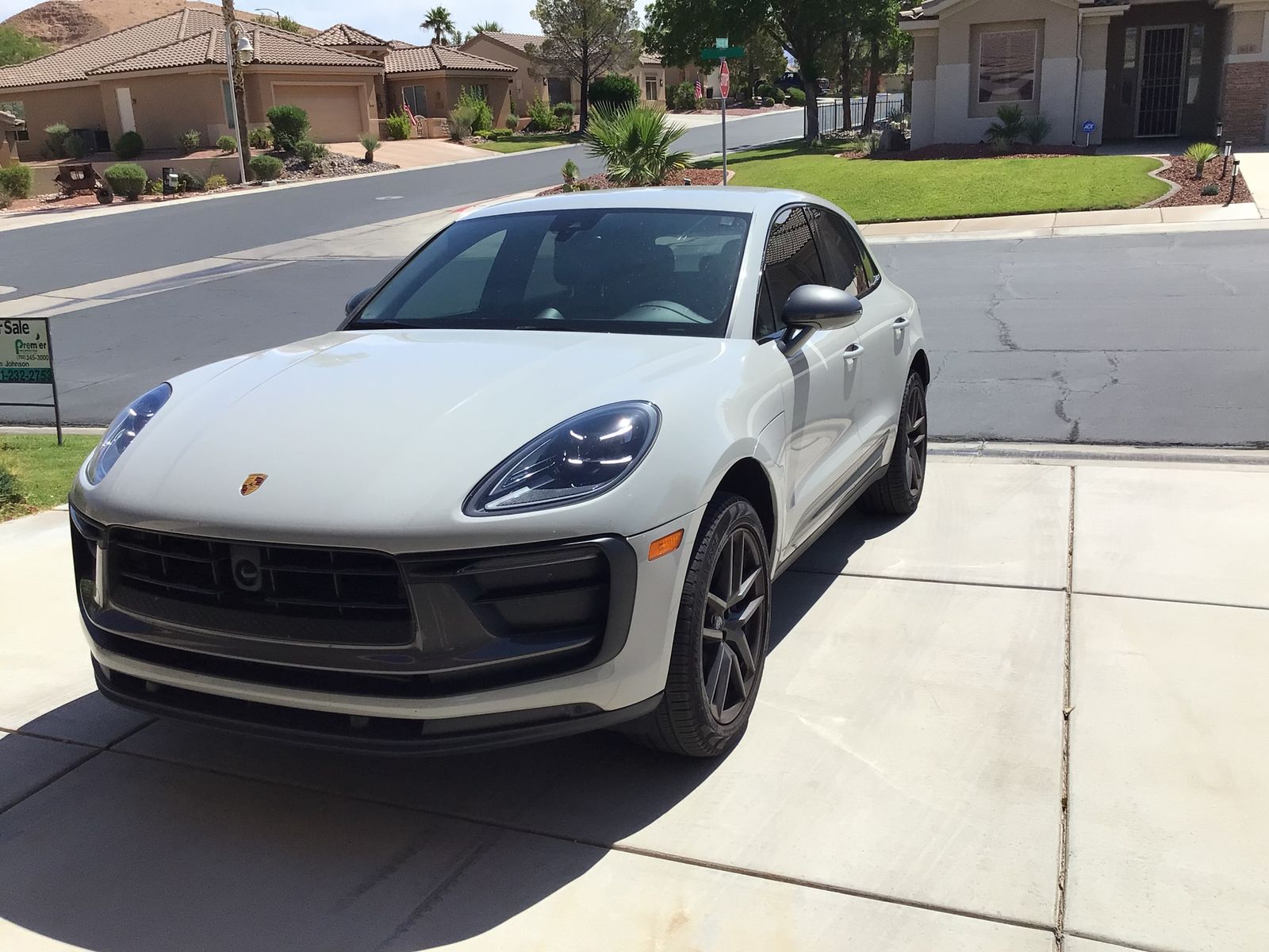 2023 Porsche Macan T