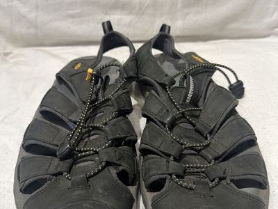 Keen Men’s Size 10.5 Black Leather Sandals