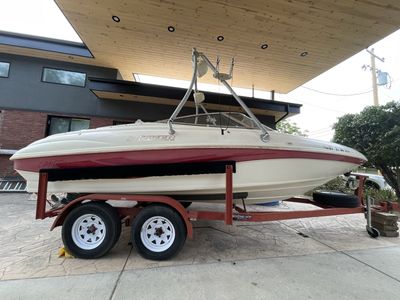 Rinker Captiva 232 Bowrider Boat - Used, Ski/Wakeboard Tower, Trailer Included