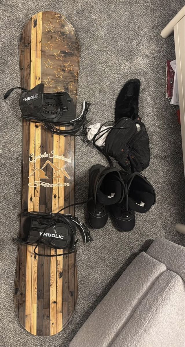 Symbolic Standard Freedom Snowboard & Bindings with Boots - Used, Wood Grain Finish