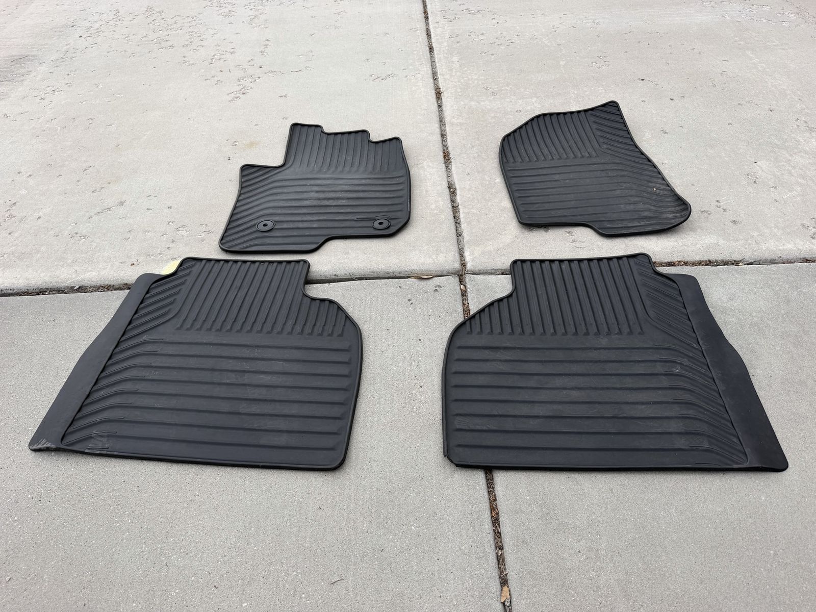 Set of 4 All-Weather Rubber Floor Mats - Black