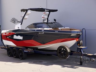 2026 Malibu Boats 25 LSV