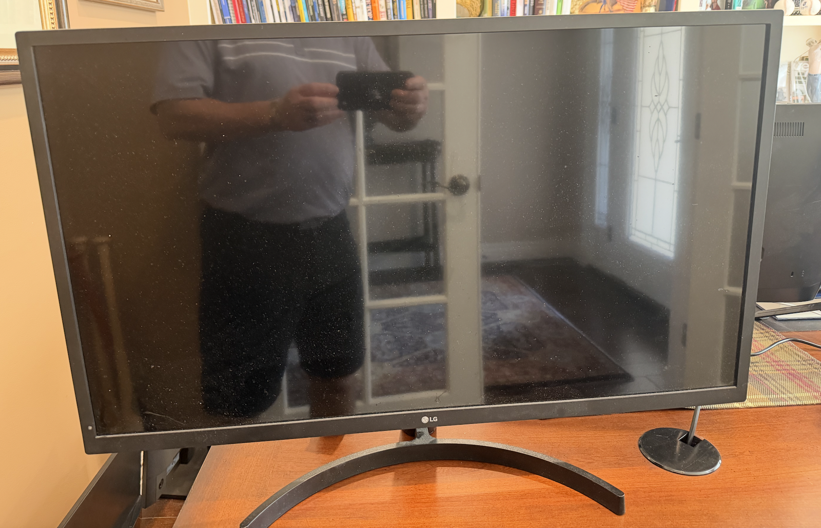 32 inch LG computer screen