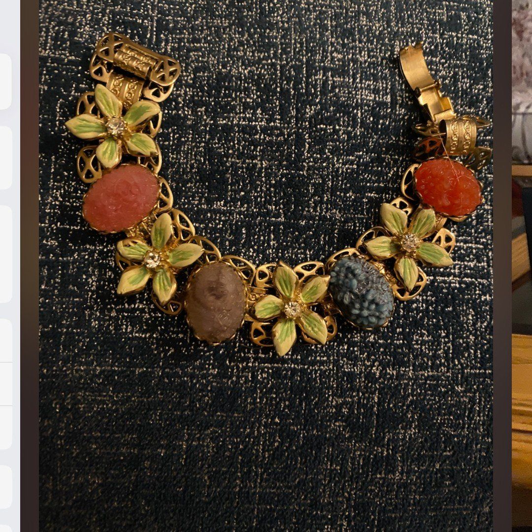 vintage gold tone flower bracelet with stones