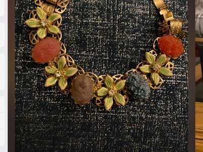vintage gold tone flower bracelet with stones