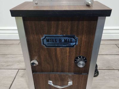 MILL & MIX WHEAT GRAIN FLOUR MILL GRINDER w/ HAND CRANK 3/4 HP MOTOR WORKS GREAT FRESH FLOUR