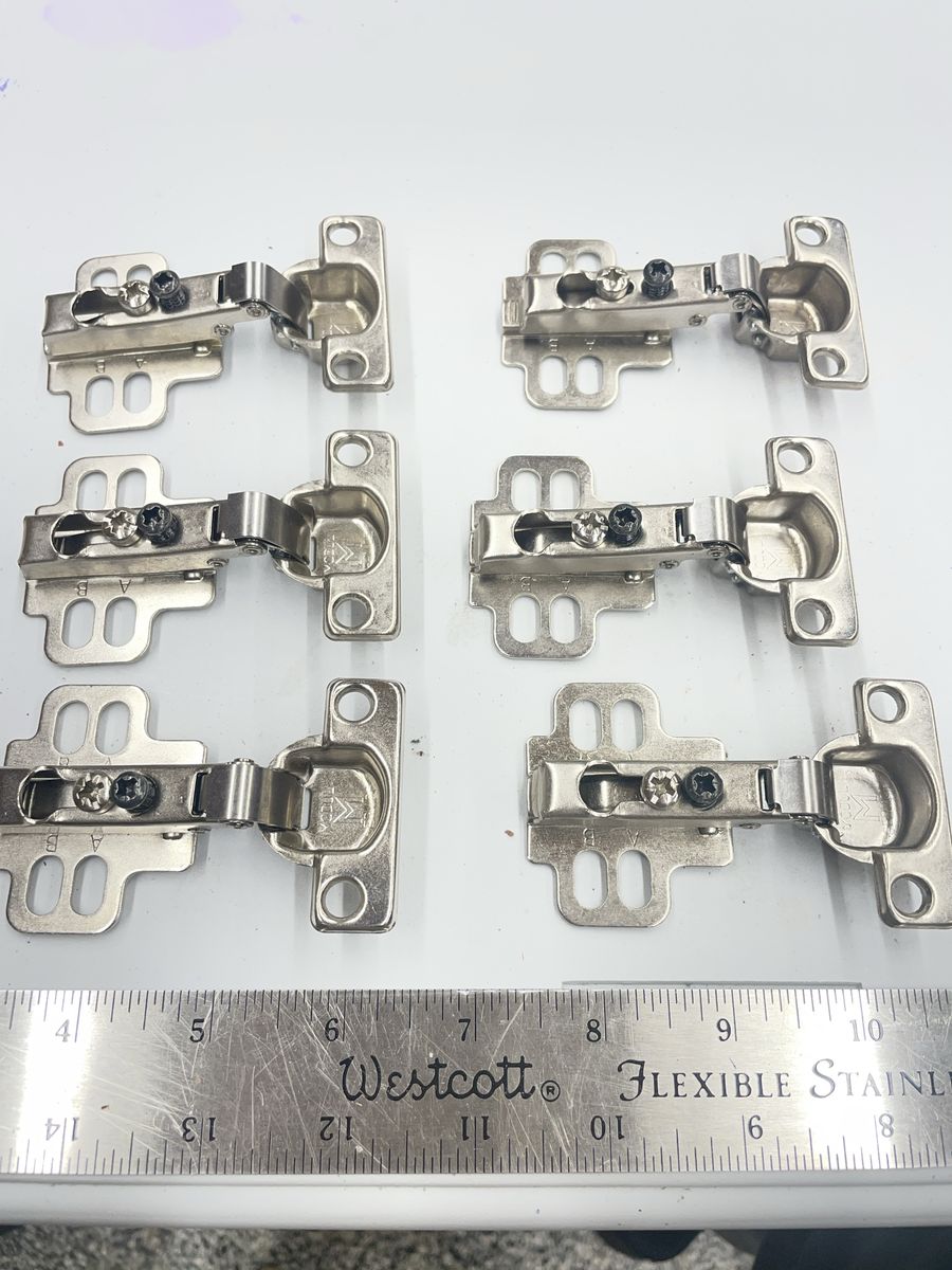 Eurostyle Self Closing Hinges
