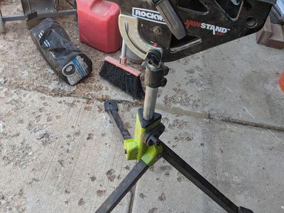 Rockwell Jaw Stand