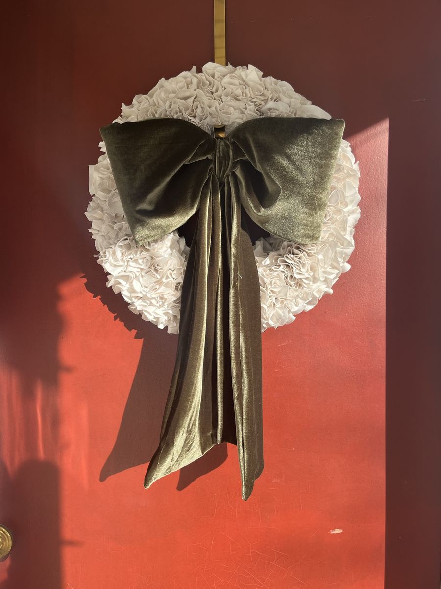 Large Bow to Hang on Door