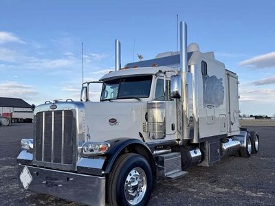 2012 Peterbilt 388 ARI sleeper