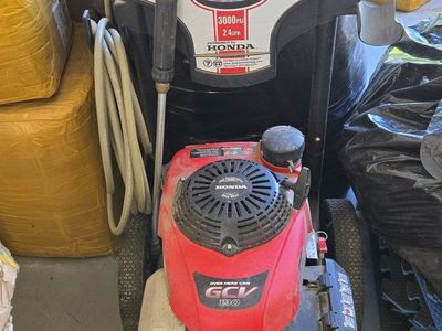 SIMPSON 3000 PSI 2.4 GPM Gas Pressure Washer with Honda GCV190 Engine