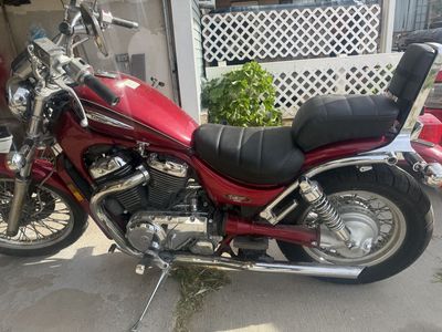 2001 Suzuki intruder Z7. $1600