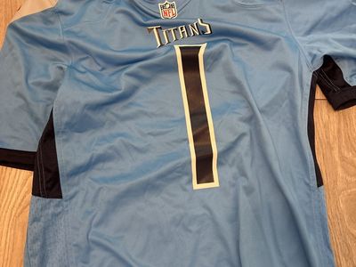 Nike Engineered NFL Tennessee Titans #1 Football Jersey Size M Light blue Cam Ward