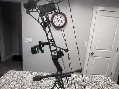 Loaded Mathews ARC 30 Compound Bow in Shale - 60lb / 29in