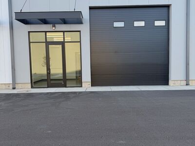 BRAND NEW CLEAN WAREHOUSE, OFFICE, RESTROOM, SHOP SINK, SEALED FLOORS, 3-PHASE POWER, HIGH BAY DOOR & CEILINGS!