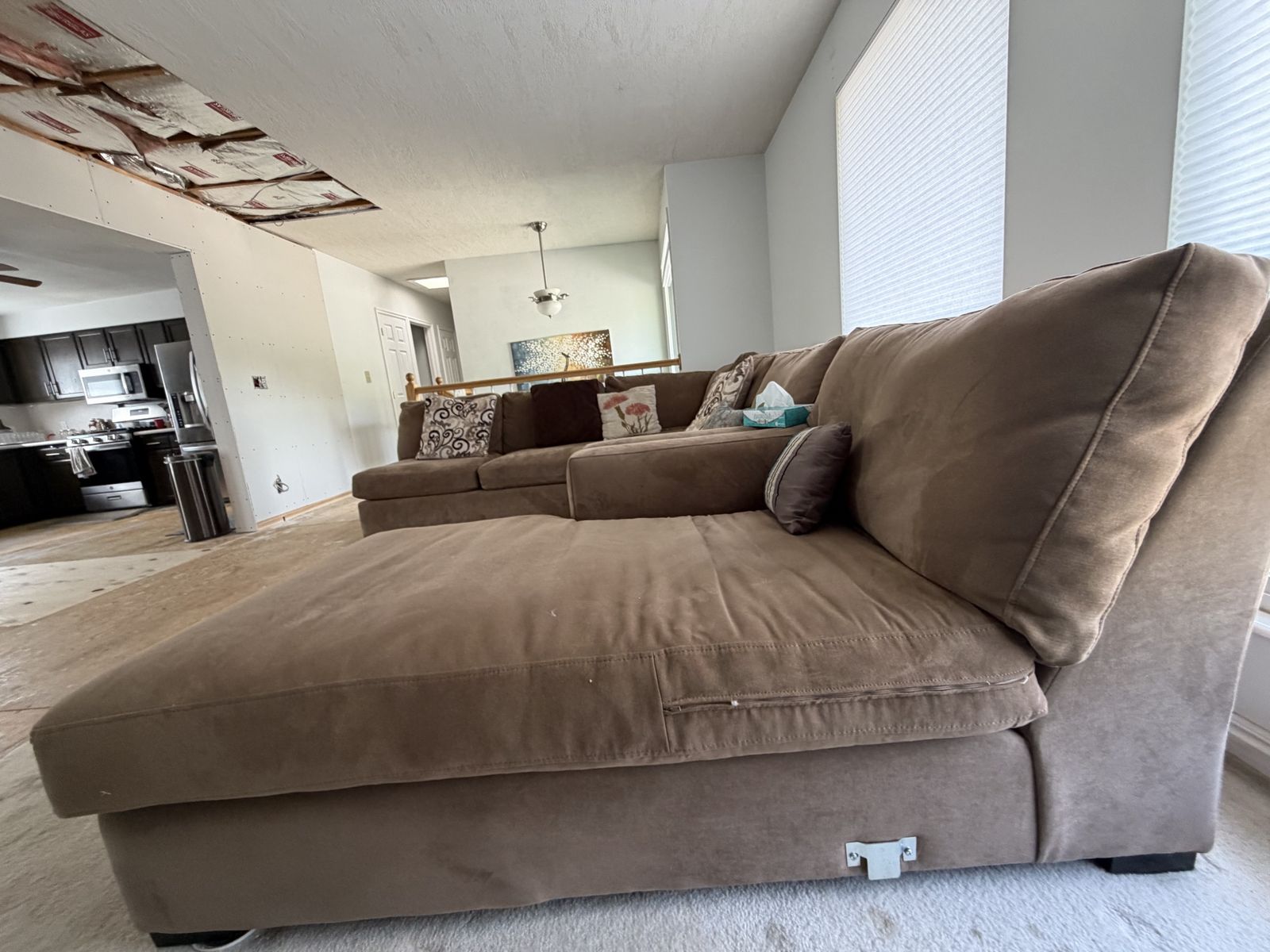 Section Fabric Sofa w/Chaise