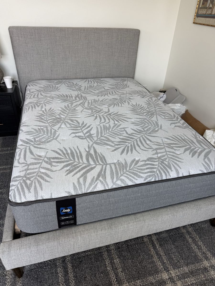 PB Teen bed (2 beds) full size