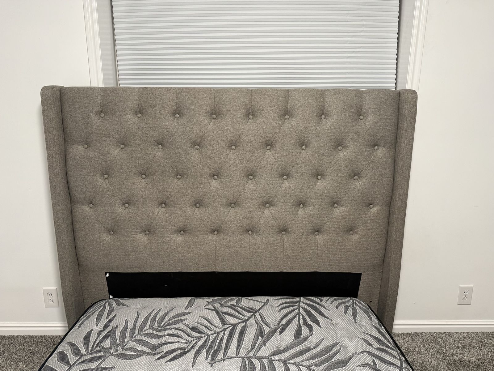 King size Upholstered Tufted Wingbacku Headboard