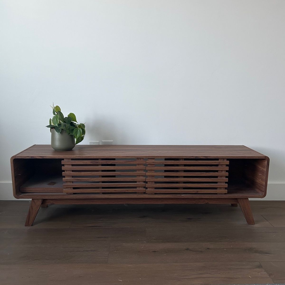 TV / Media Console