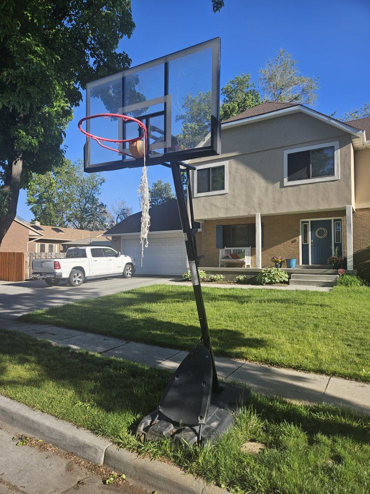 Spalding adjustable basketball hoop
