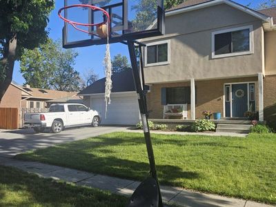 Spalding adjustable basketball hoop