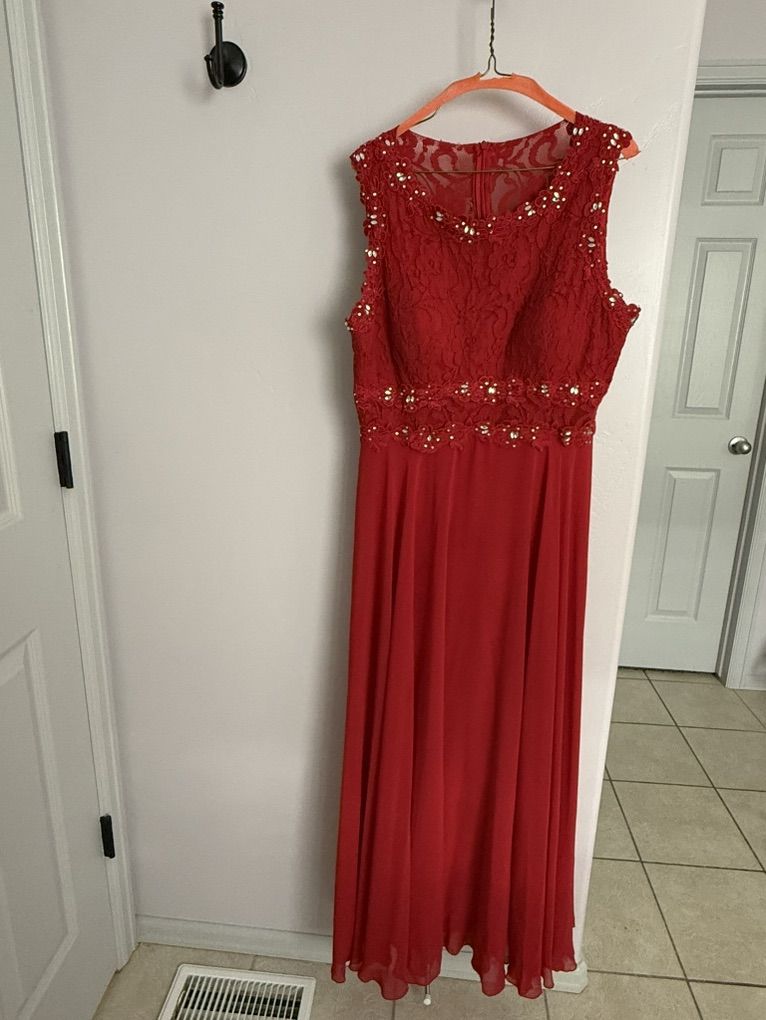 Stunning Prom Dress - Women's Size XL