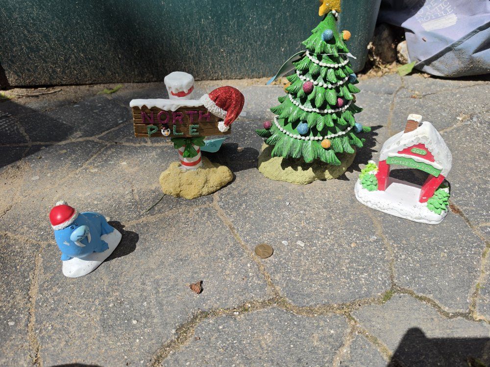 Christmas theme aquarium decor