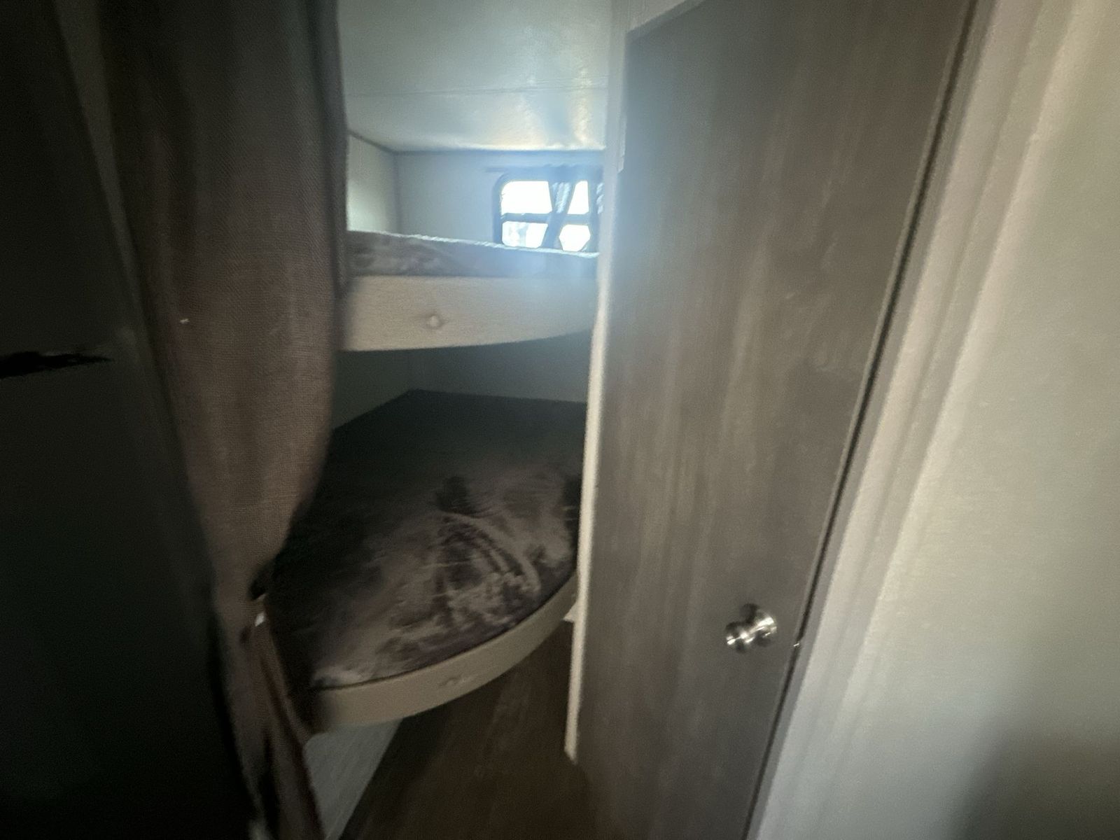 Main image 6