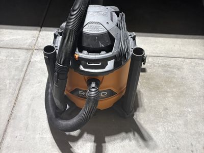 RIDGID Wet/Dry Shop Vacuum - High-Performance Cleaning for Home & Garage - Used