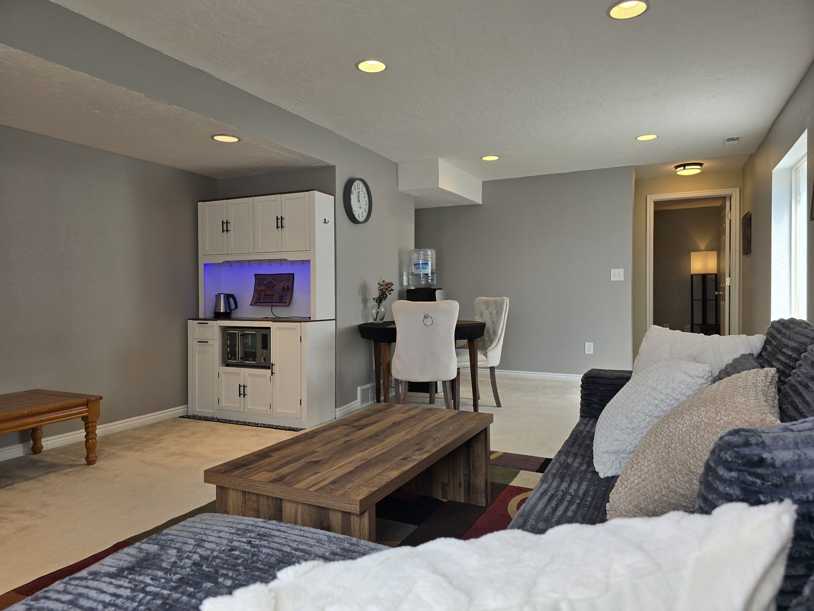 Recently Renovated Furnished 2bd/1ba Basement for Rent in Kearns / West Jordan area. Short ride to SLC International Airport