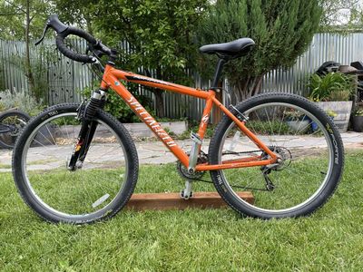 Specialized Rockhopper (26”) – Gravel / Town Setup