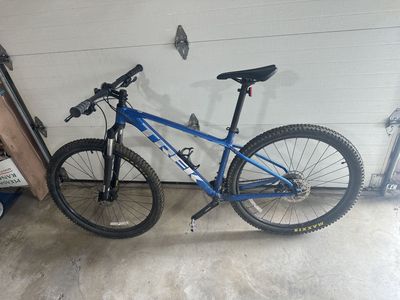 2020 Trek Marlin 6 Size M/L