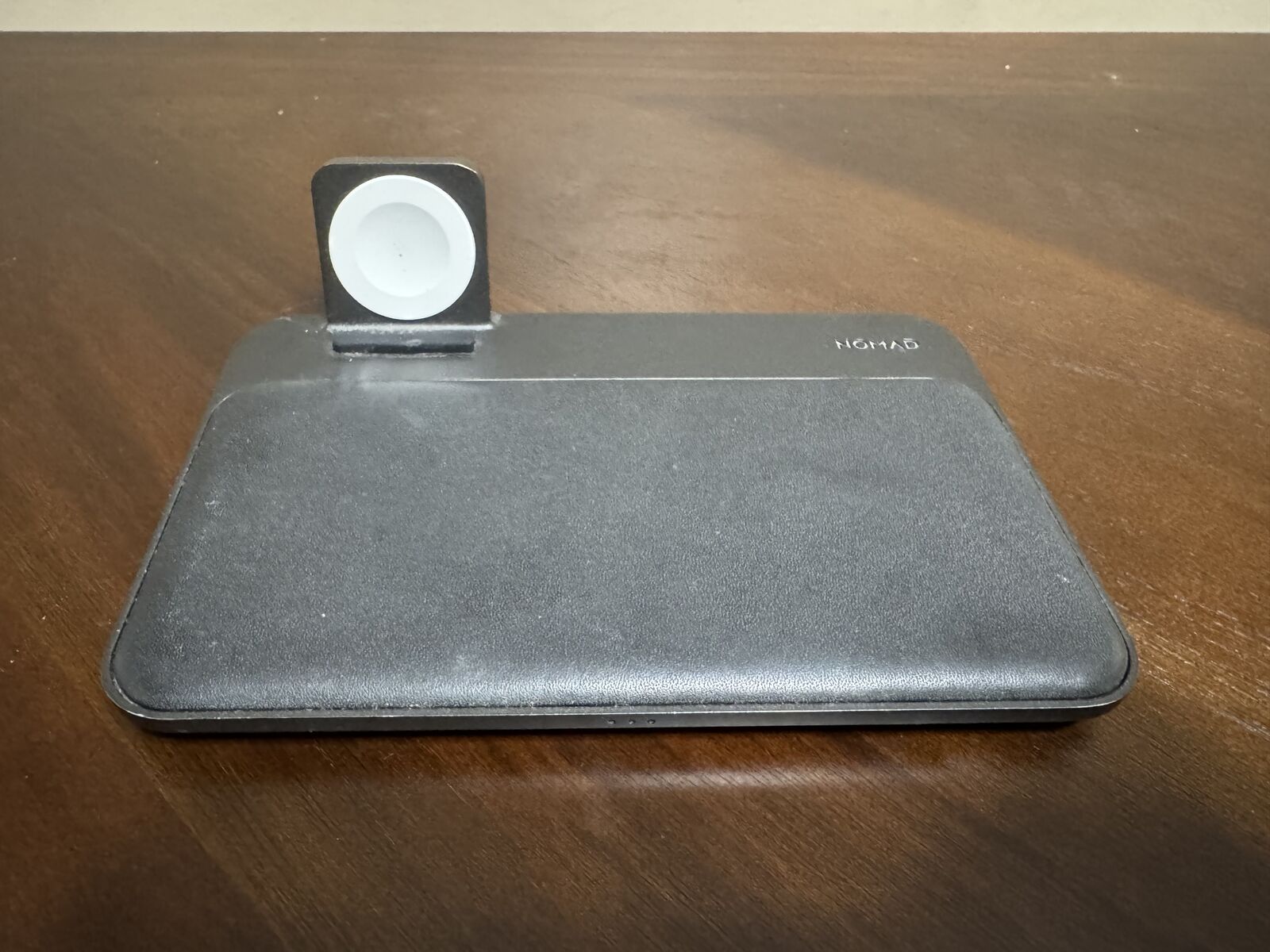 Nomad Base Station With Apple Watch Charger