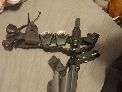Duty belt with cases