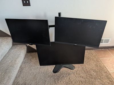 $300 6xComputer Monitors and 2xStands