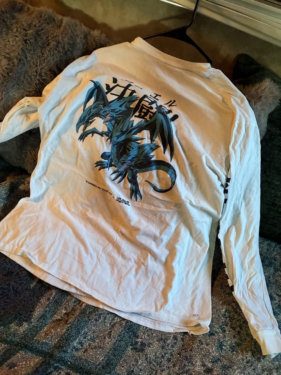 Yu-Gi-Oh! Tuned in Tokyo Blue-Eyes White Dragon Long Sleeve T-Shirt Size XL White Blend