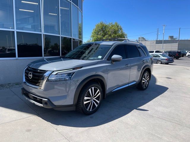 2024 Nissan Pathfinder Platinum