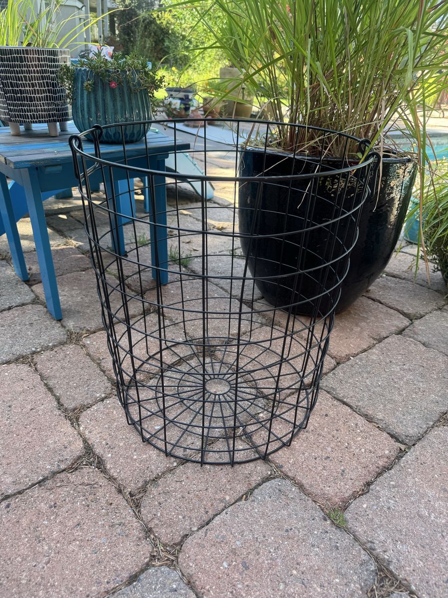 Black Wire Round Storage Basket with Handles