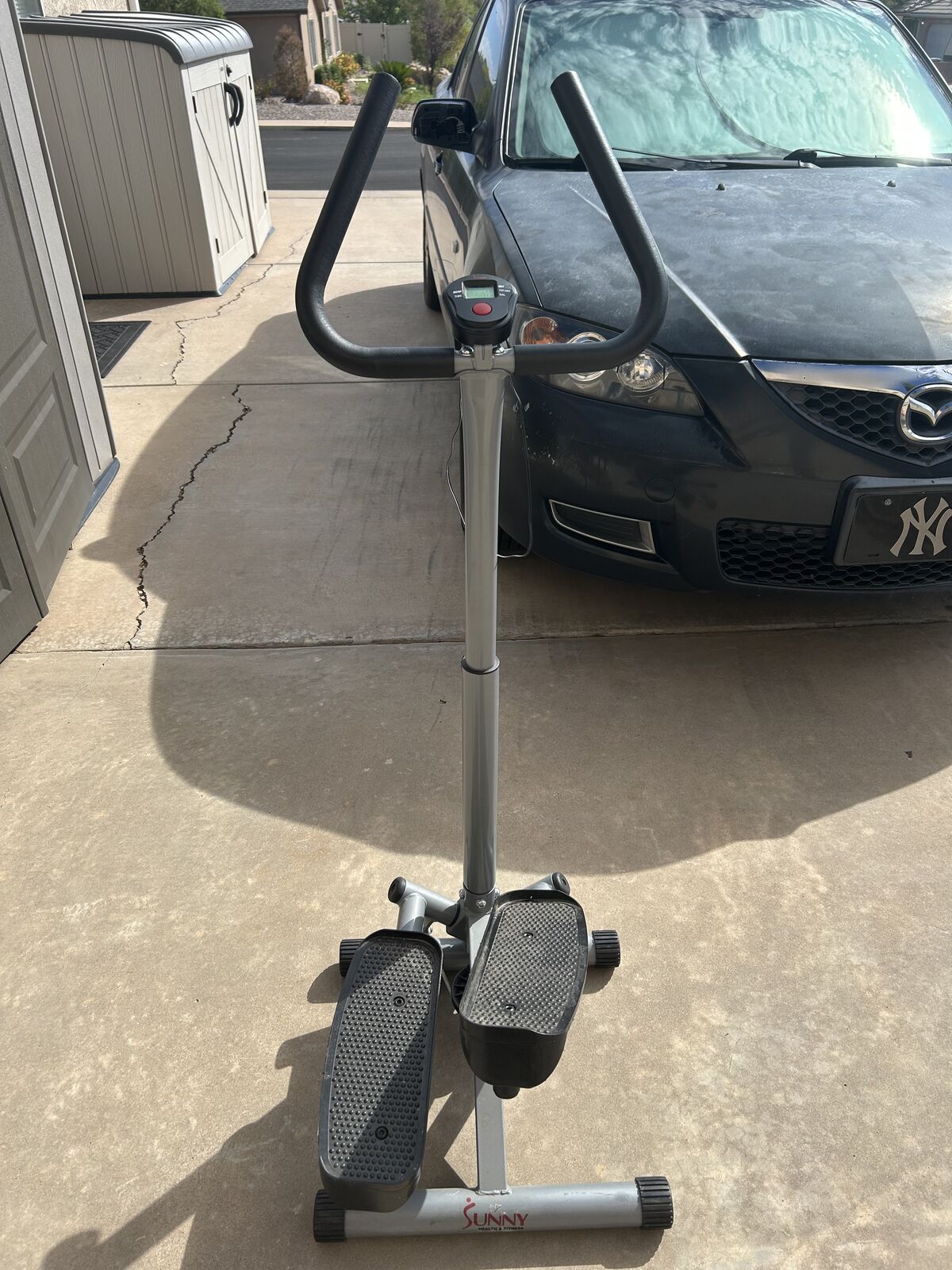 Sunny health and fitness elliptical