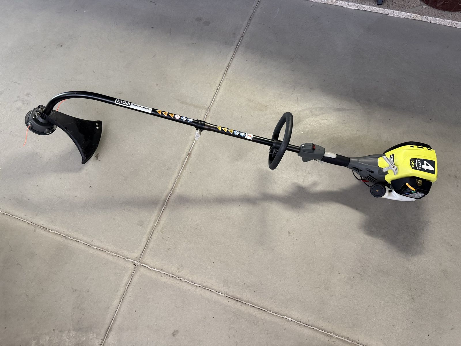 Ryobi 4-stroke Trimmer