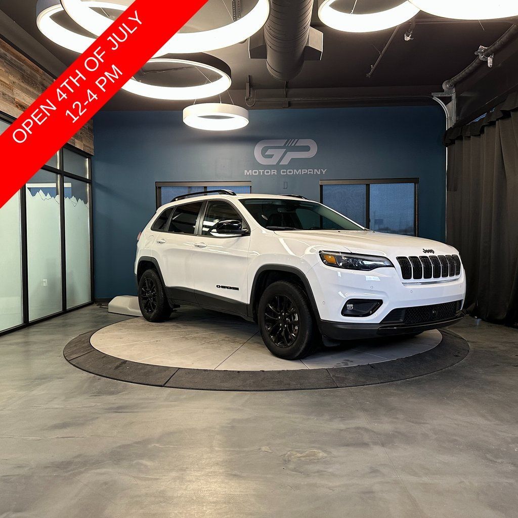 2023 Jeep Cherokee Altitude Lux