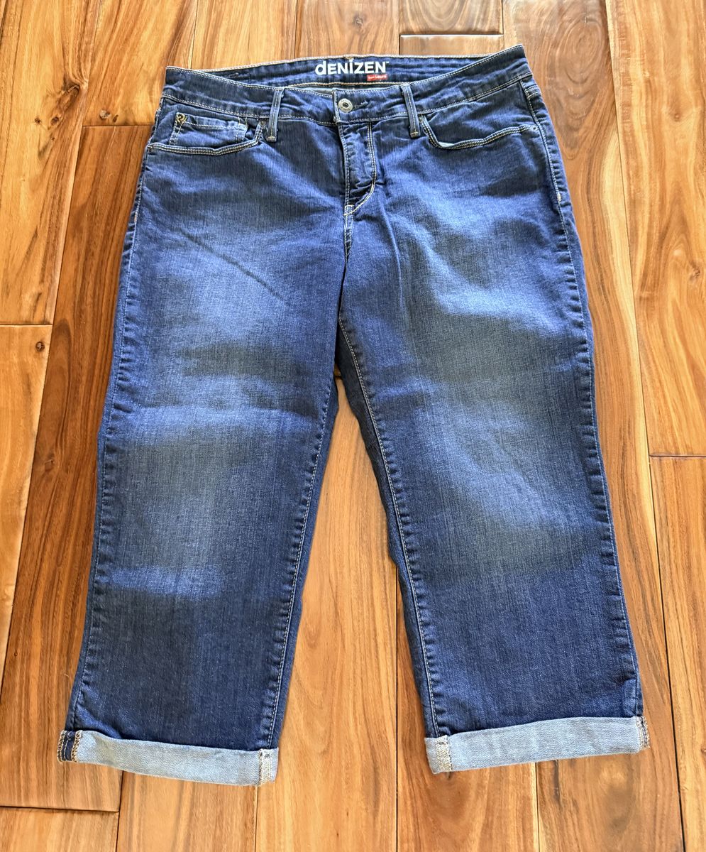 Women Size 14 Levi Capris