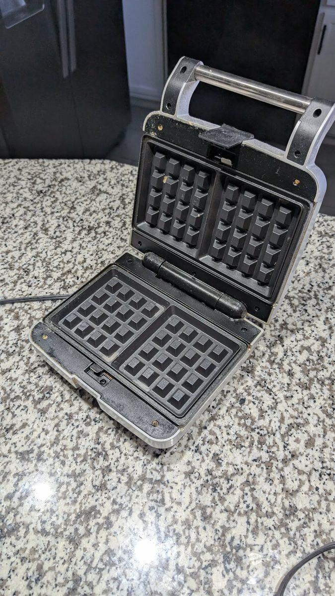 2 Belgian Square Waffle Maker