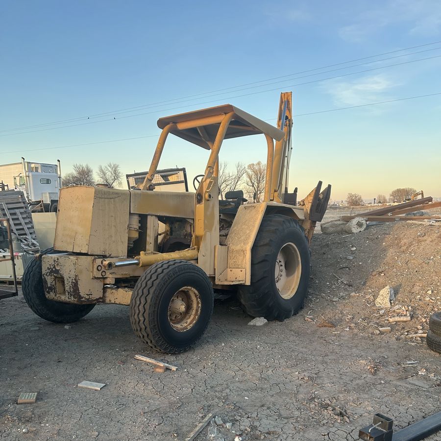 510 John Deere Backhoe