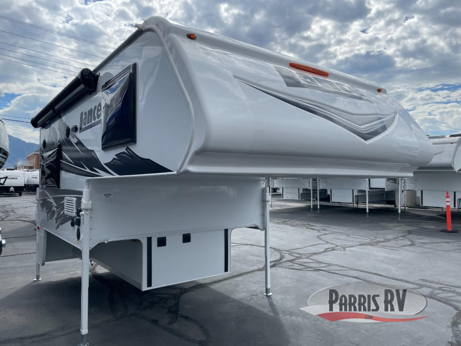 New 2027 Lance Lance Truck Campers 850