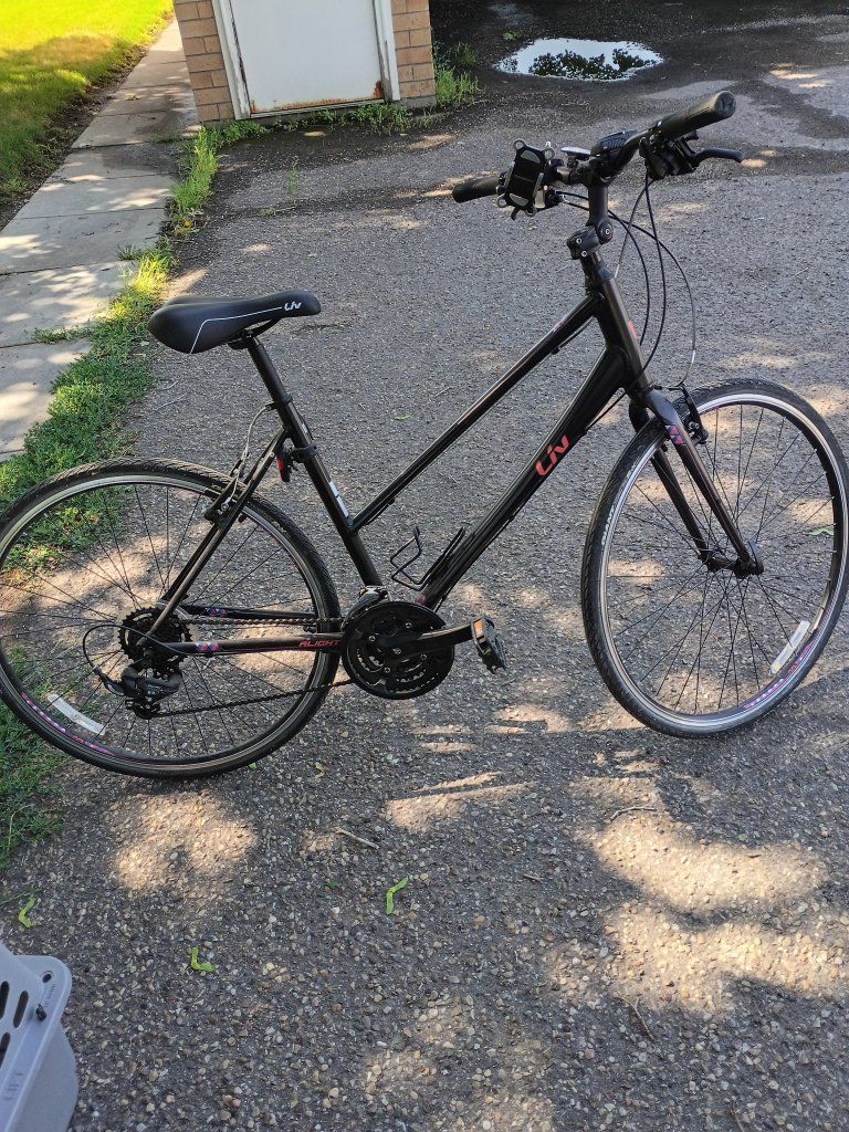Liv Alight 3 City Bike - Black, Small, Lightweight Aluminum Frame, Hybrid Commuter