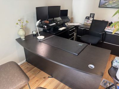 Executive Desk & 4 Drawer File Cabinet